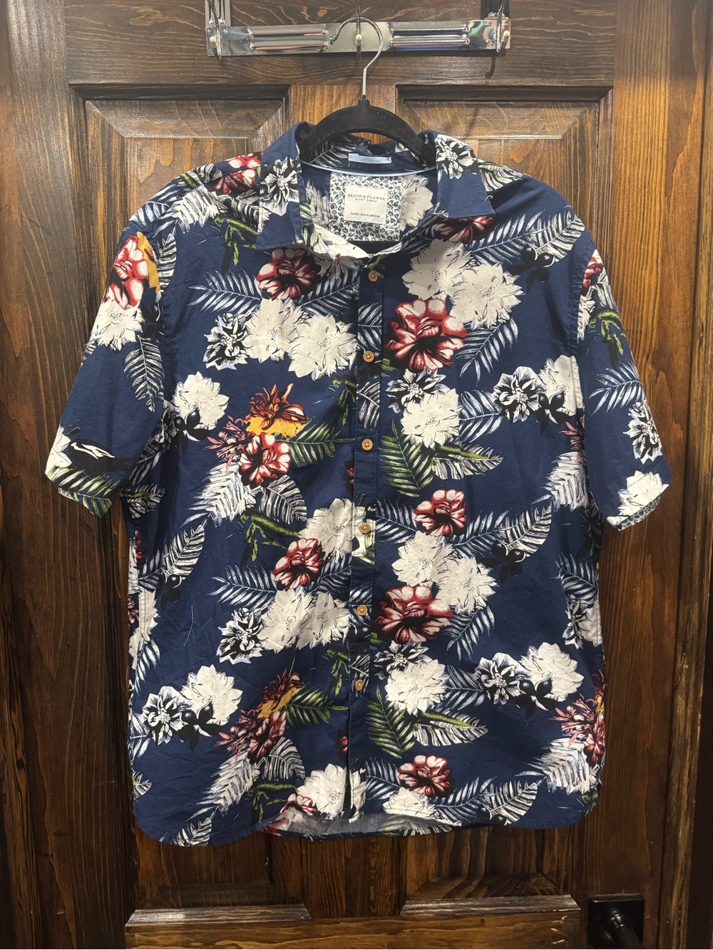Men's Navy Floral Short-Sleeve Button-Down Shirt